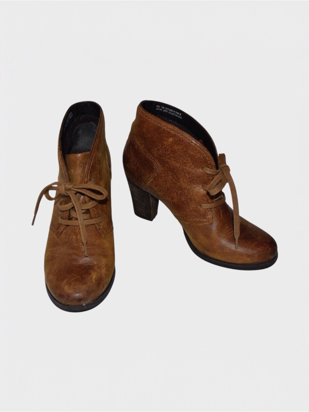 Clarks Alpine Melt Leather Lace-Up Ankle Booties